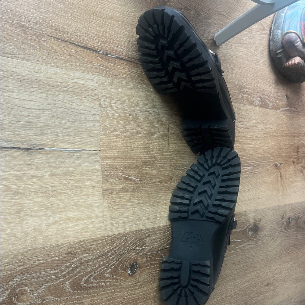 Zara Black Chunky Loafers with Gold Accent - Picture 6 of 6